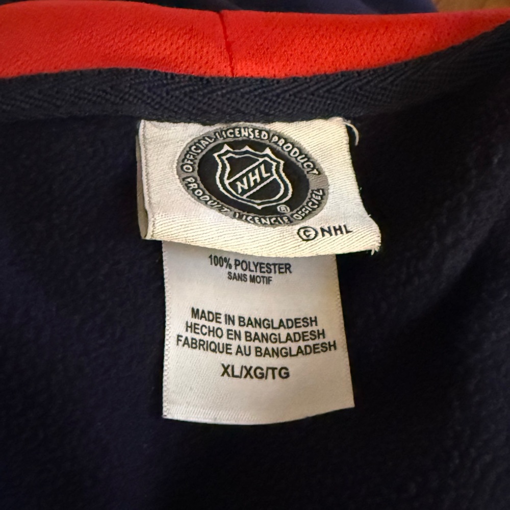 NHL Washington Capitals Men’s Navy Zip-Up Hoodie with Red Accents - Picture 2 of 3